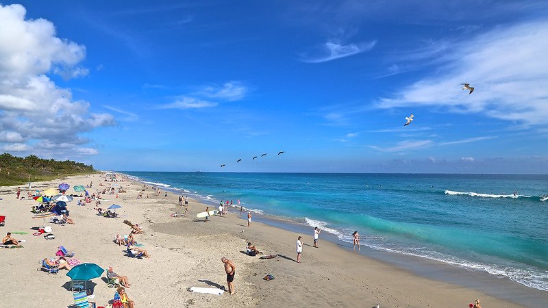 Juno Beach / Flickr / Corn Farmer