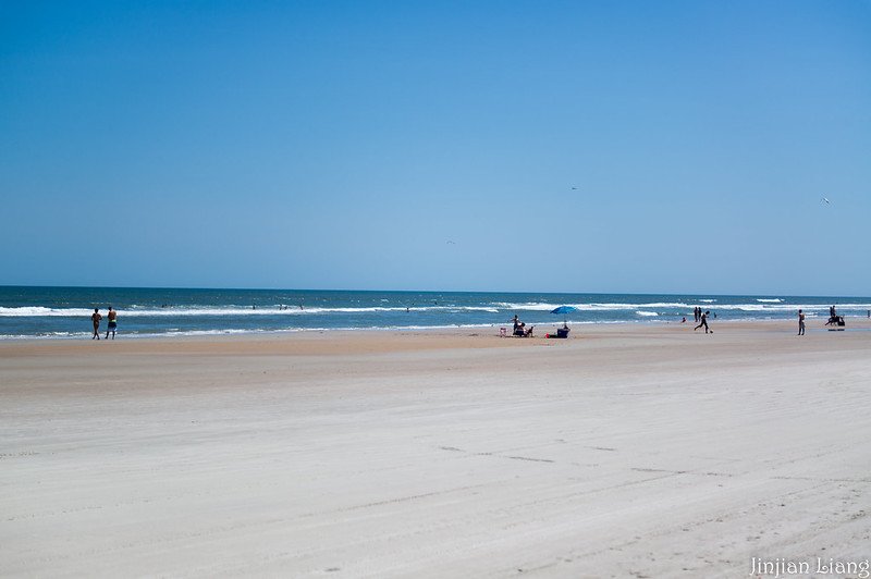New Smyrna Beach / Flickr / Jinjian Liang